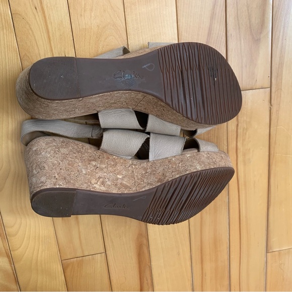 Clarks Soft Cushion Suede Wedge Sandles Beige Nude 8 - Picture 8 of 8